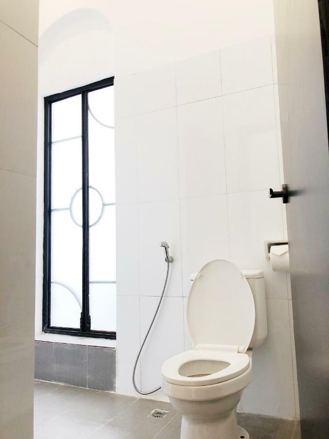 Hood Hostel Янгон Экстерьер фото
